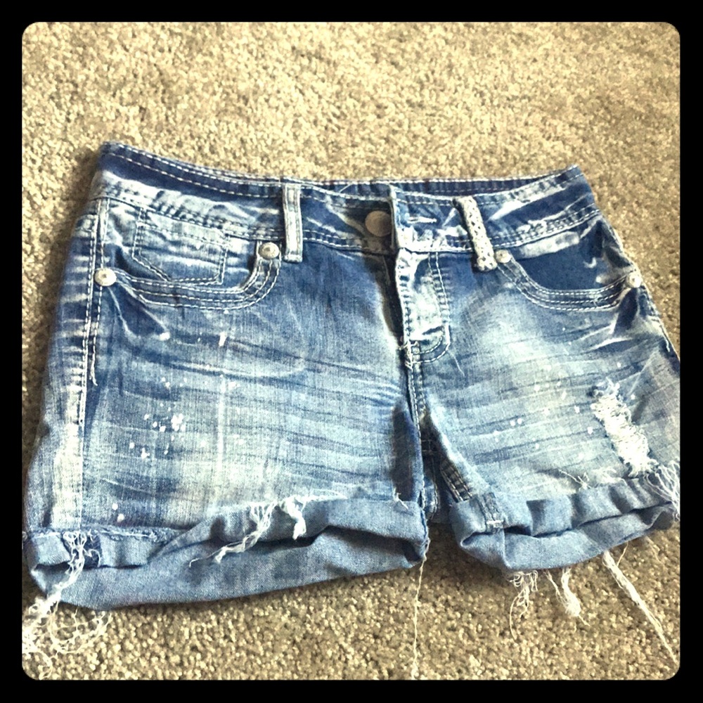 ✴️ ONLY $8! ✴️ Amethyst Shorts - Size 7